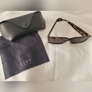 Diff Indy - tortoise colored sunglasses